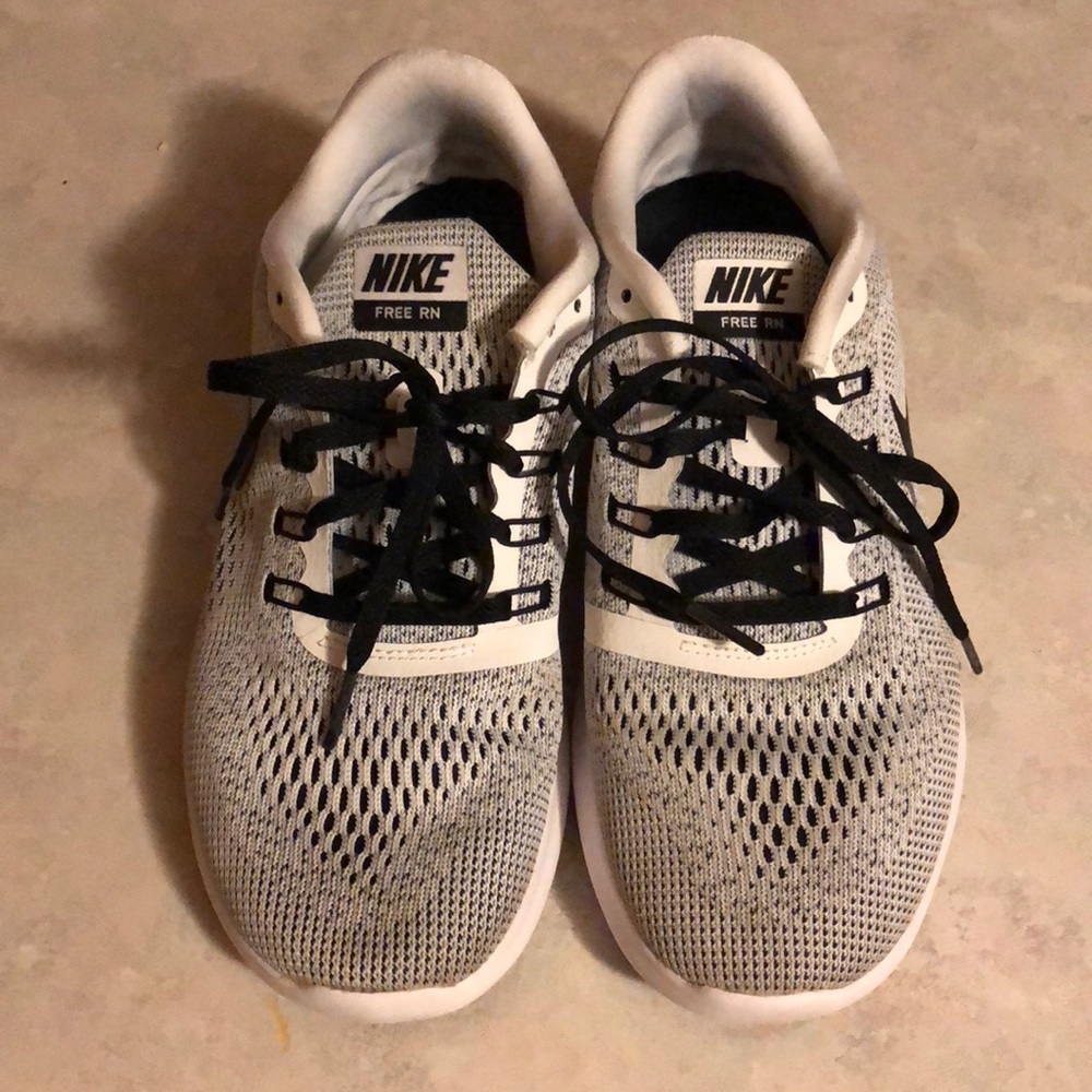 Women's Nike free run shoes